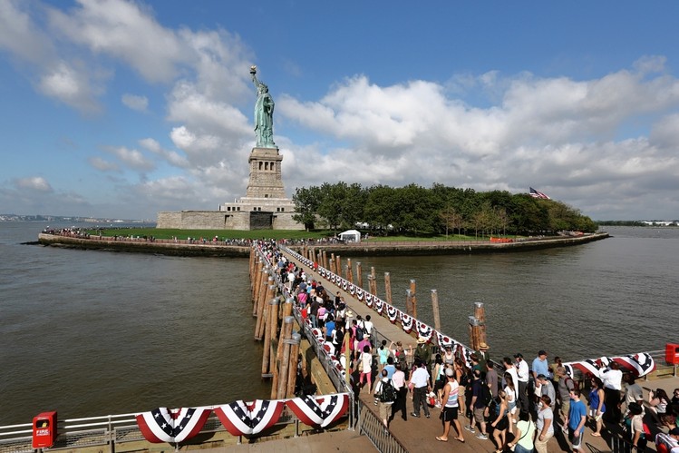 Who celebrates Independence Day on 4th July - tourists visitors